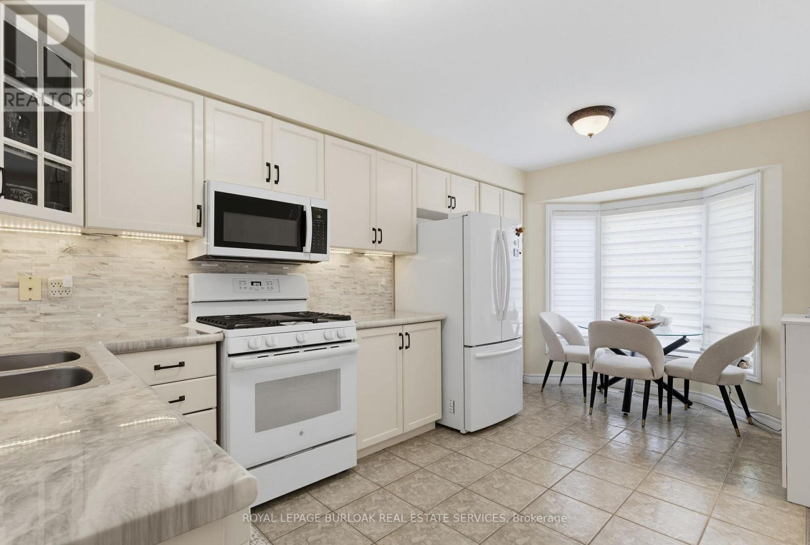 #110 3480 UPPER MIDDLE ROAD - 6