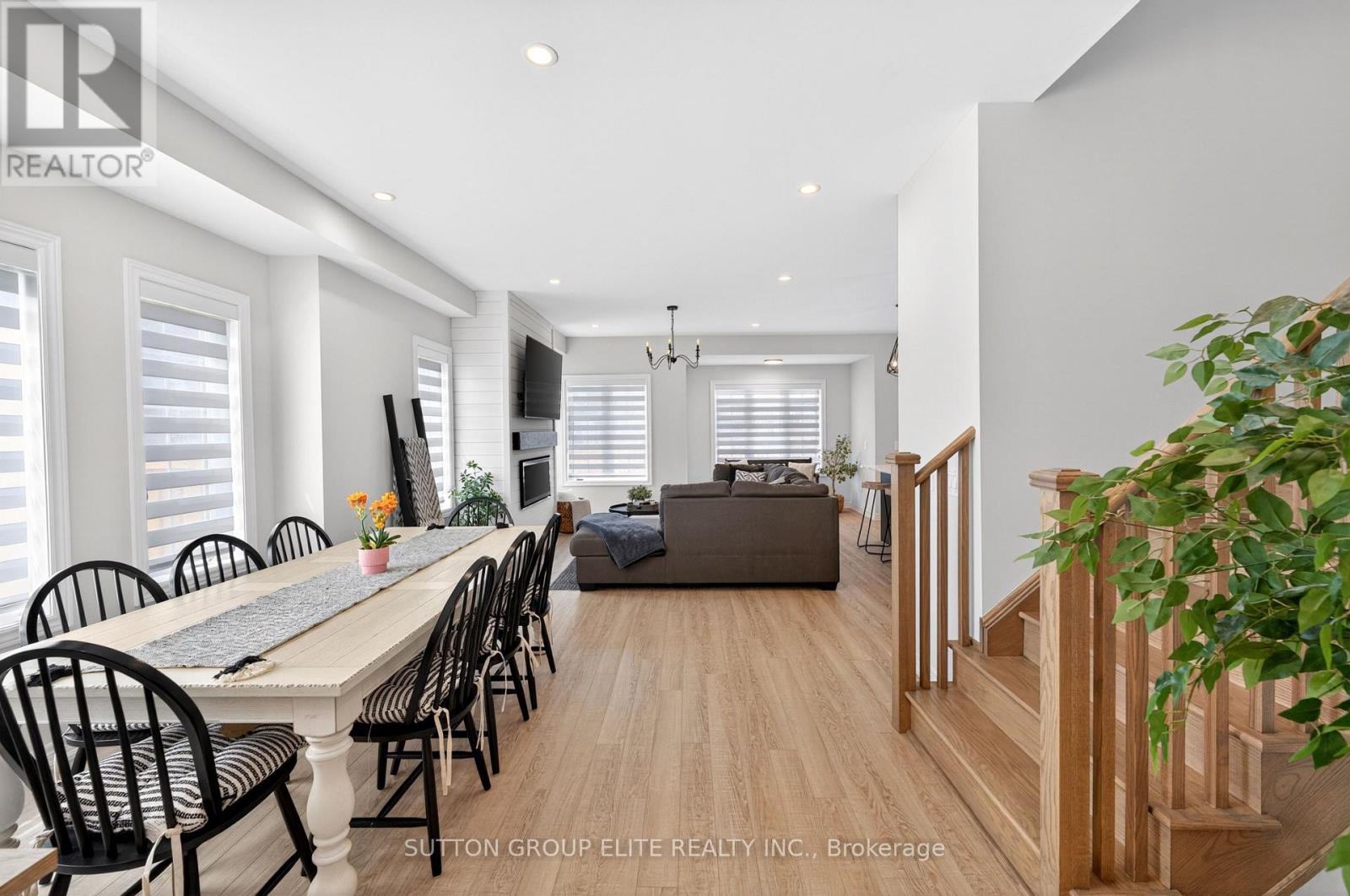 95 ELLIOT AVENUE W - 15