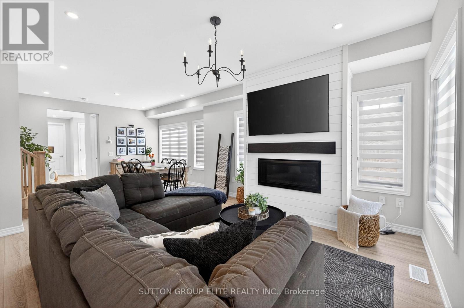 95 ELLIOT AVENUE W - 20
