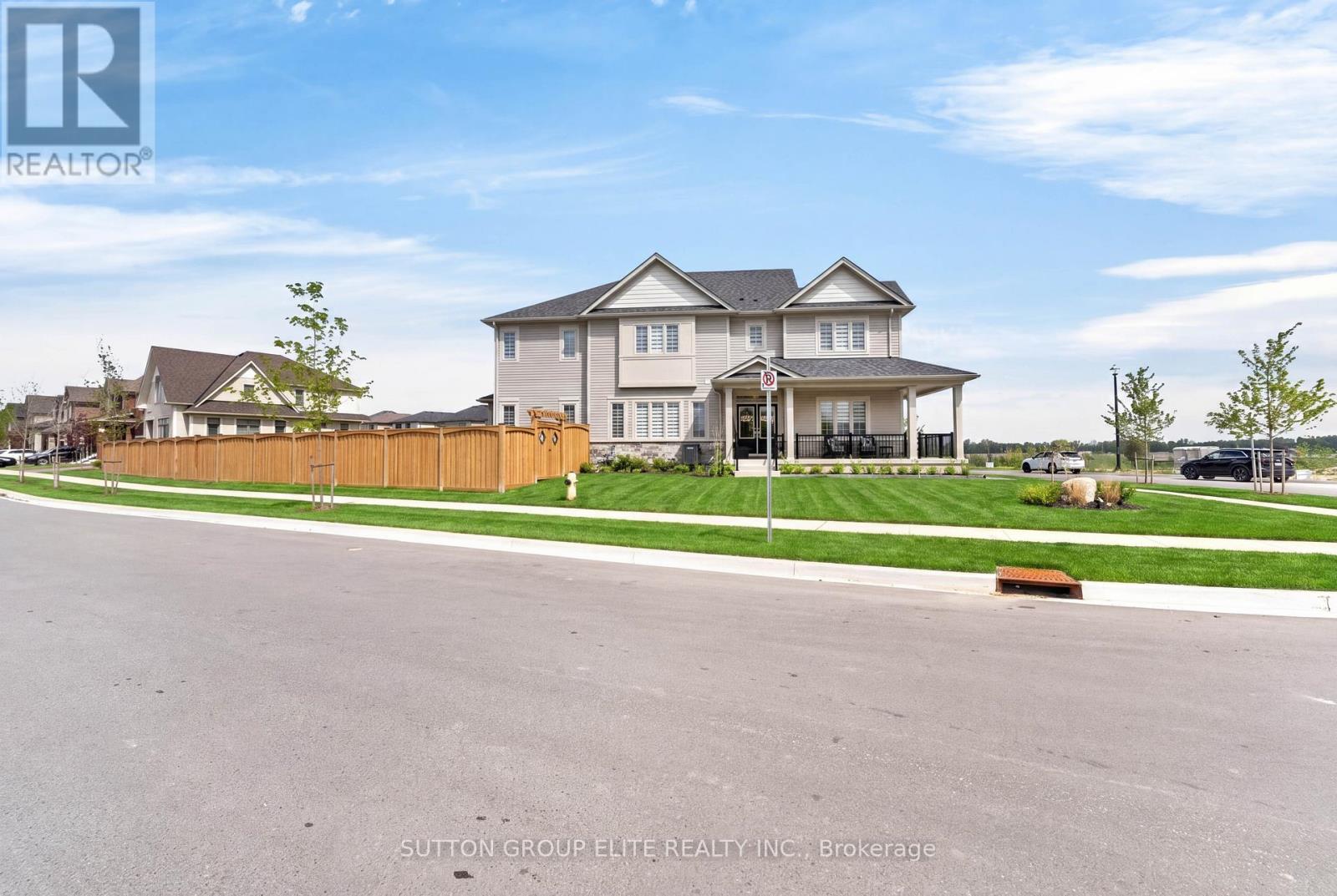 95 ELLIOT AVENUE W - 4