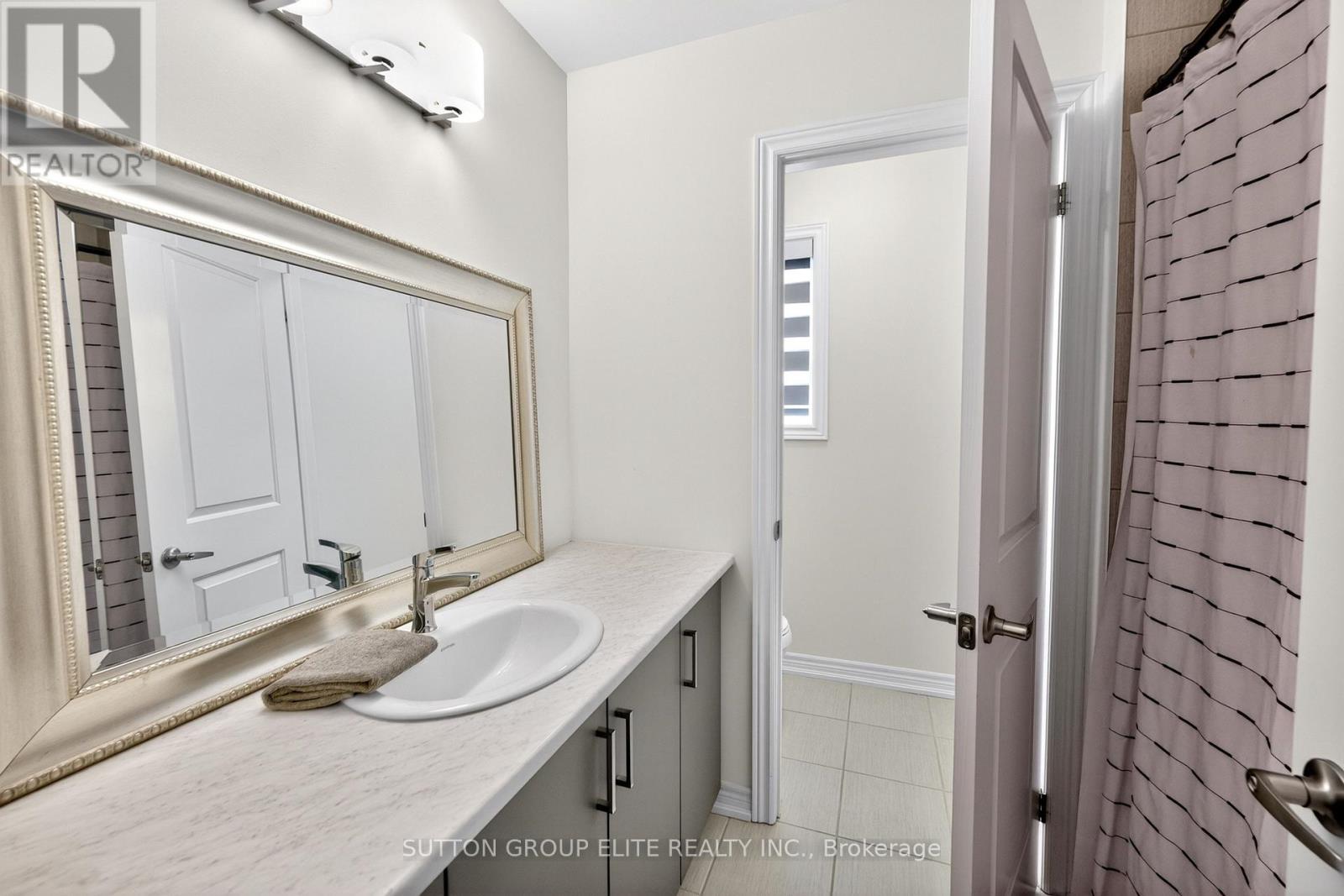 95 ELLIOT AVENUE W - 43
