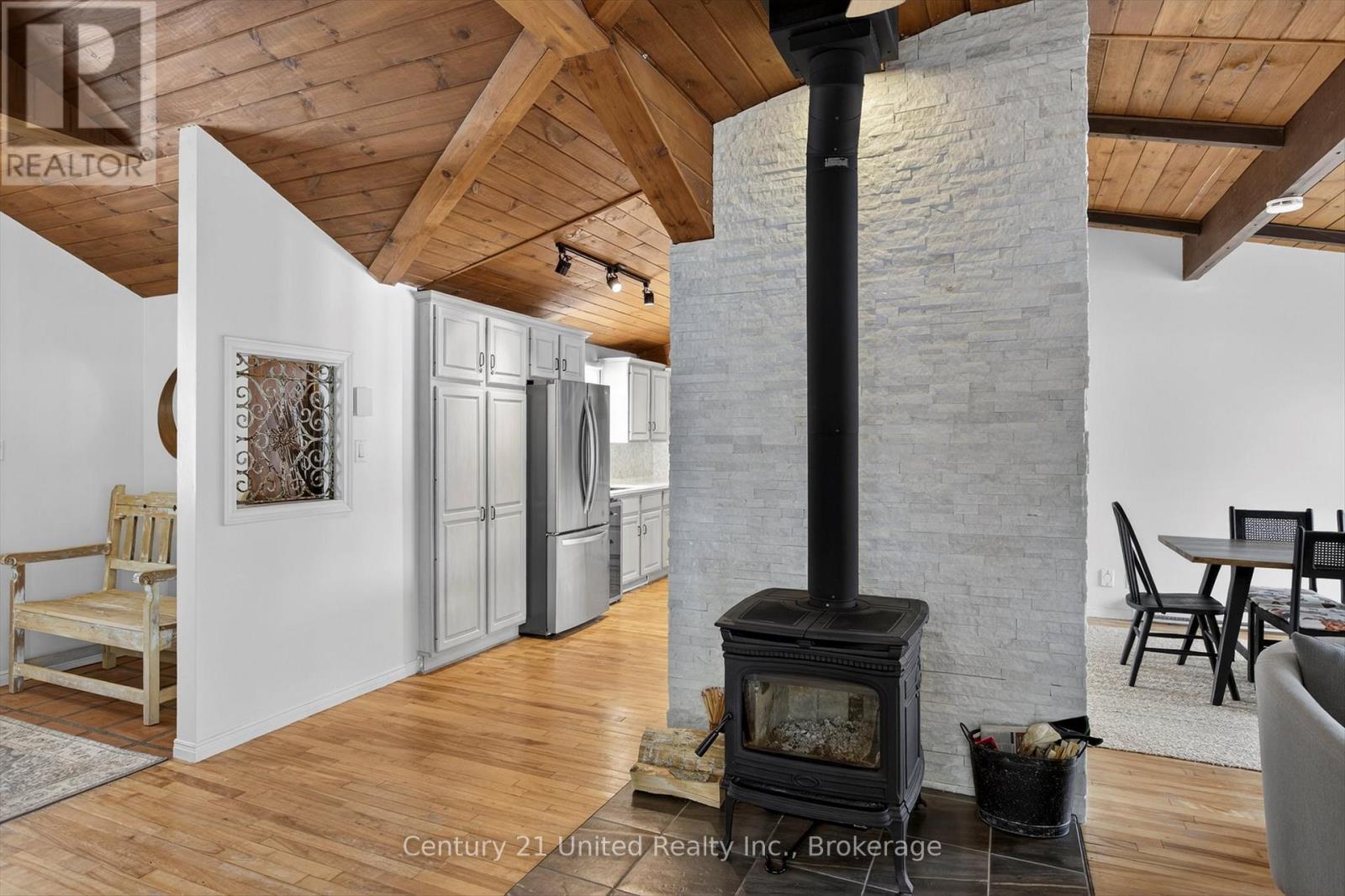 62 BENTLEY PLACE - 34