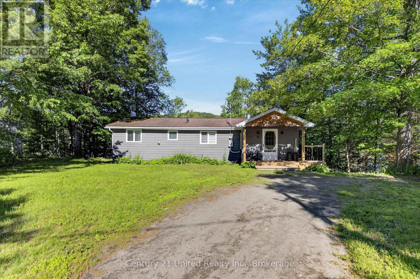 62 BENTLEY PLACE - 3