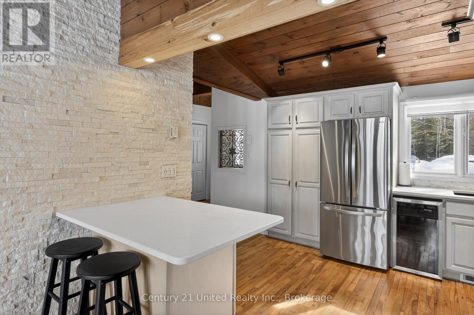 62 BENTLEY PLACE - 42