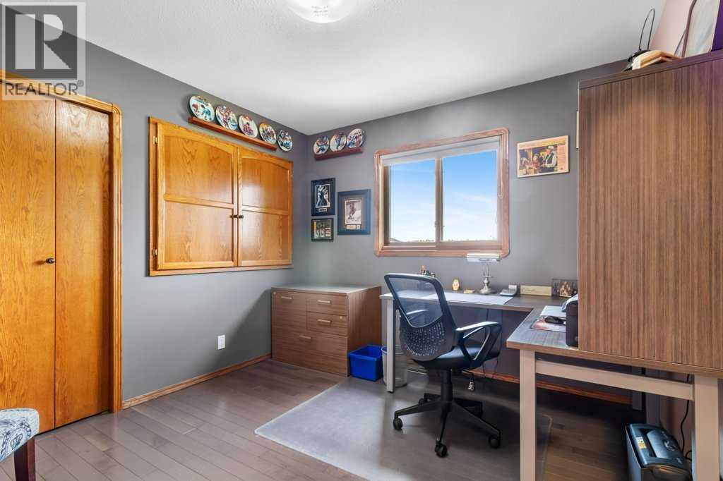 205, 1271 Township Road 392 - 20