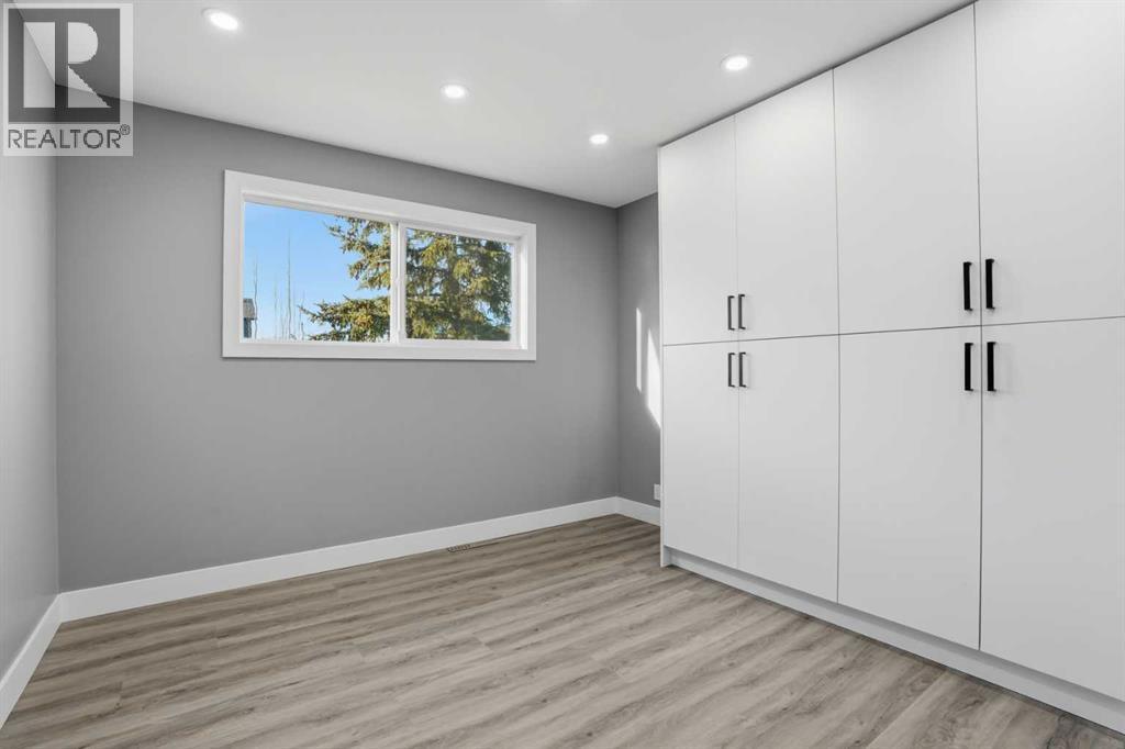 2004 18 Street NW - 18