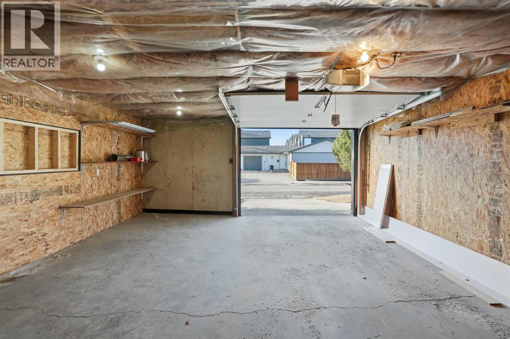 2004 18 Street NW - 42
