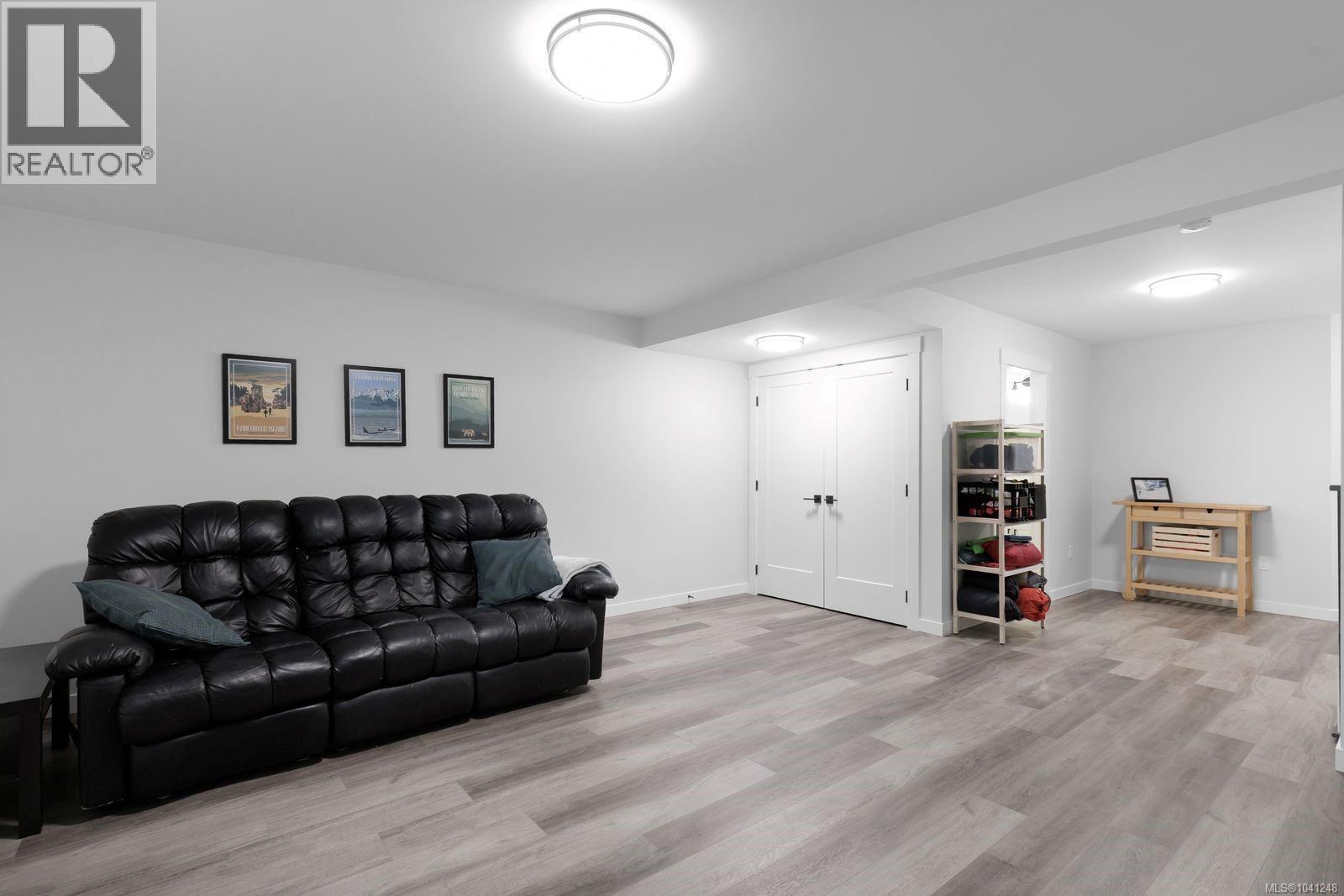 #35 3195 Herons Way - 44