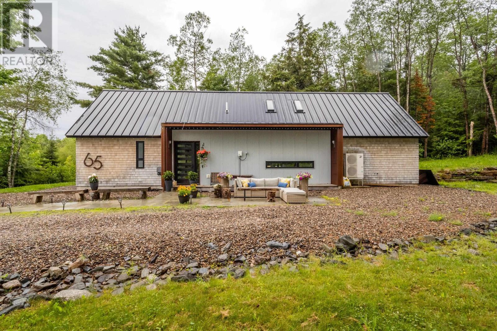 Property 2 of 38 of 65 Jessicas Way