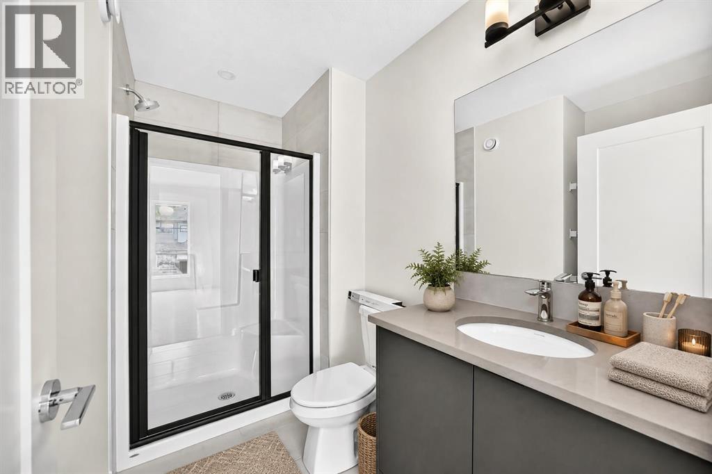 VIRTUALLY STAGED • Master Ensuite