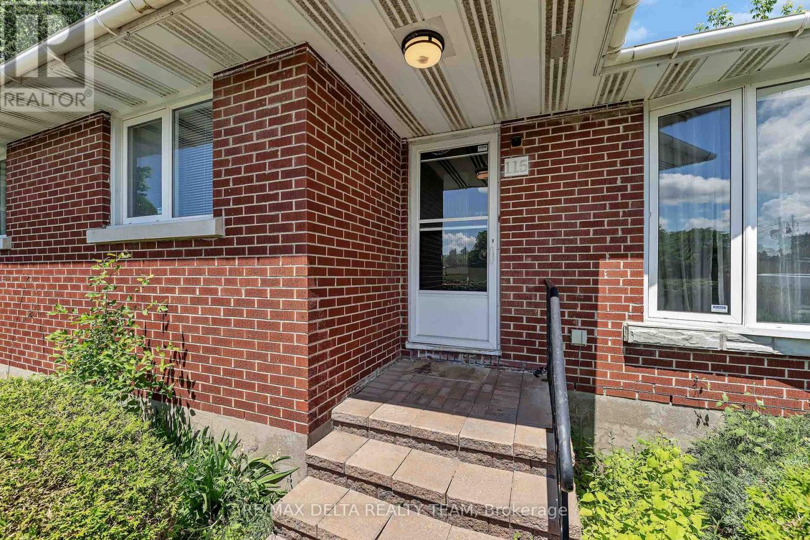 3 Bed, 2 Bath House for Sale in Ottawa – 115 MEADOWLANDS DRIVE W, Ottawa – MLS# X13487656 - Image 6