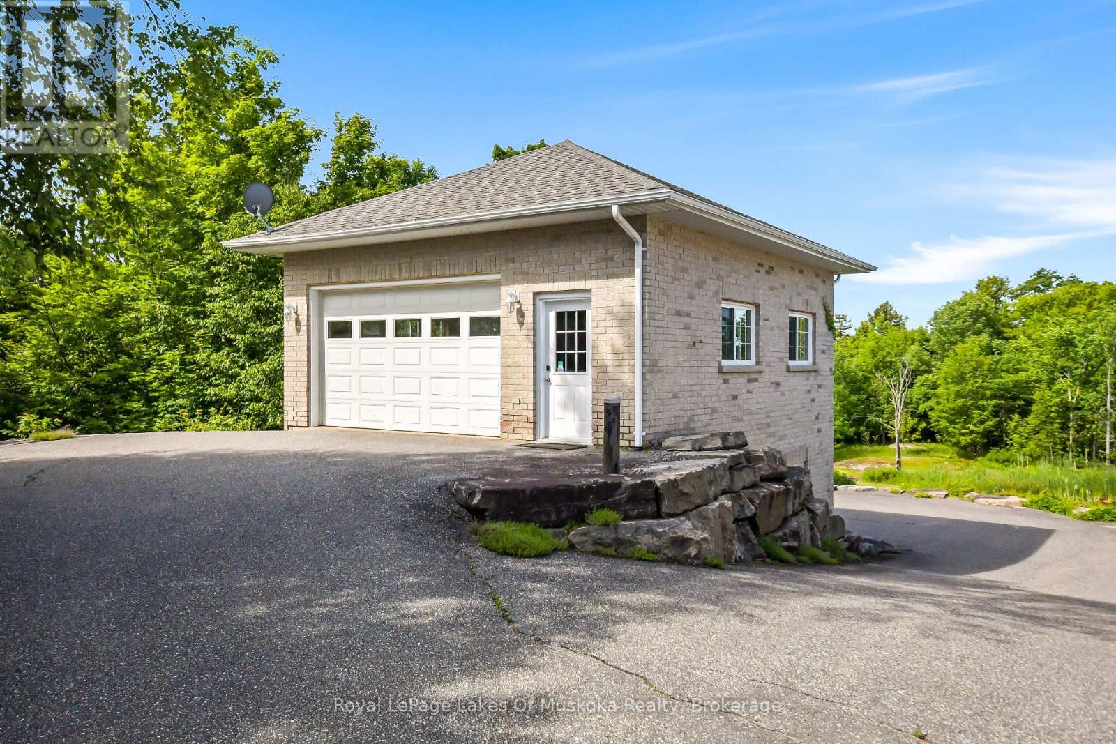 1039 ZISKA ROAD - 40