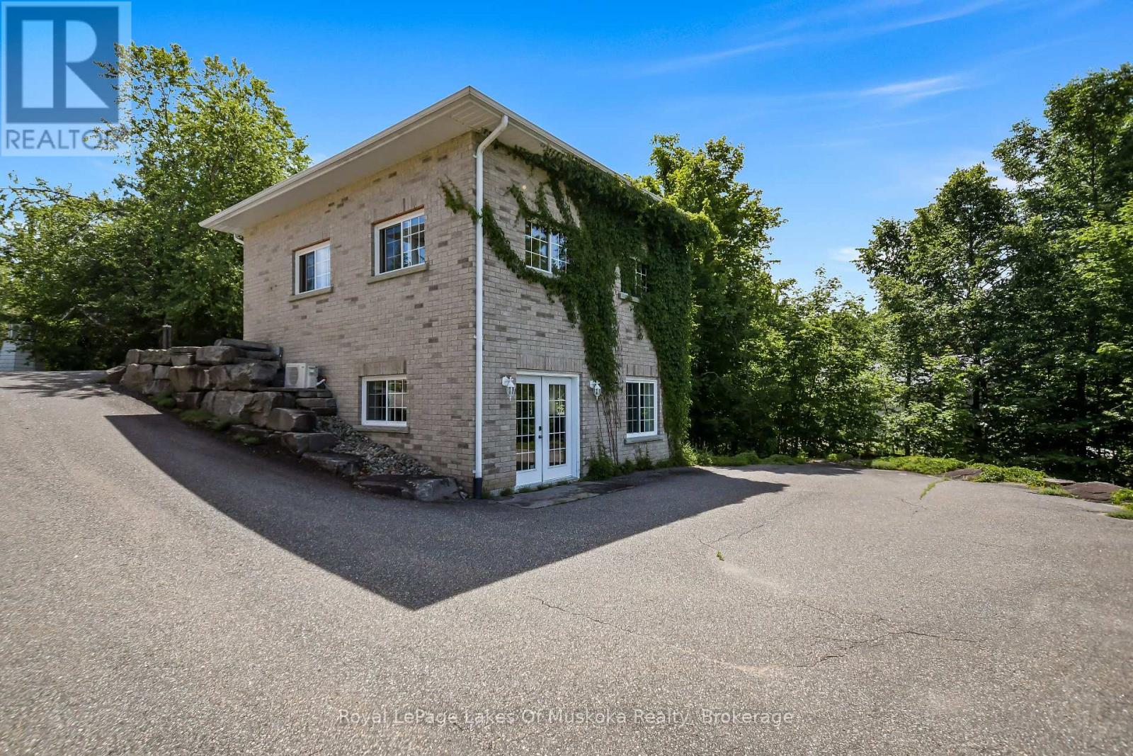 1039 ZISKA ROAD - 42
