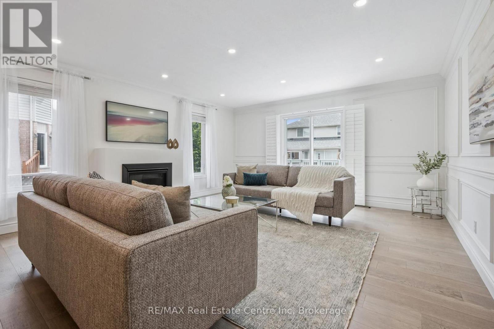 18 KEYS CRESCENT - 10