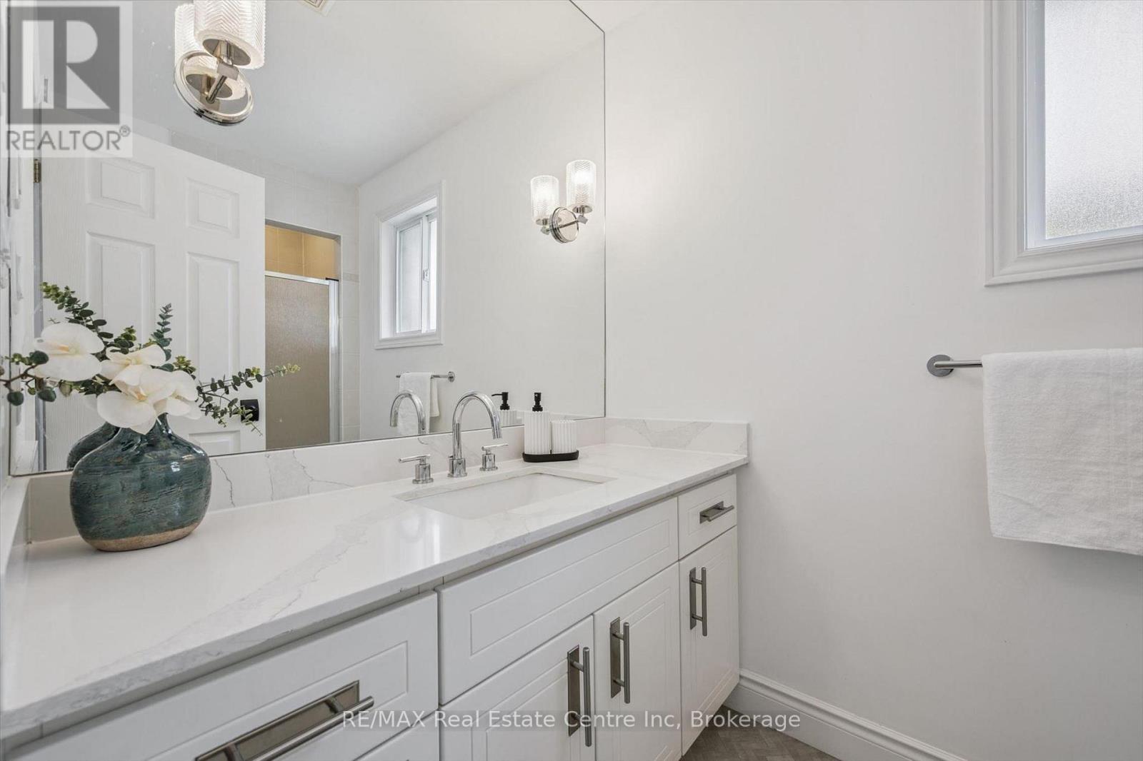 18 KEYS CRESCENT - 15