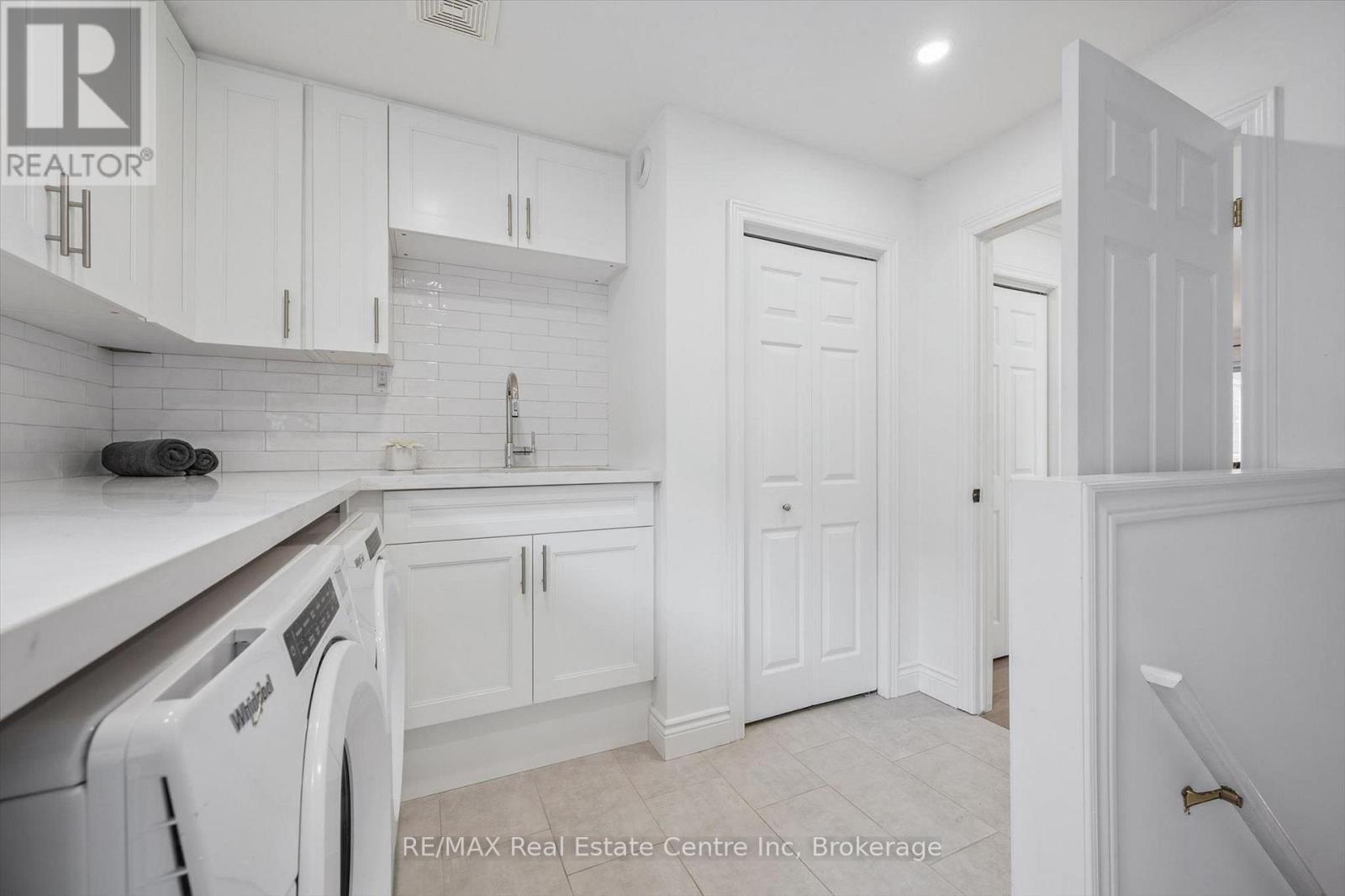 18 KEYS CRESCENT - 21