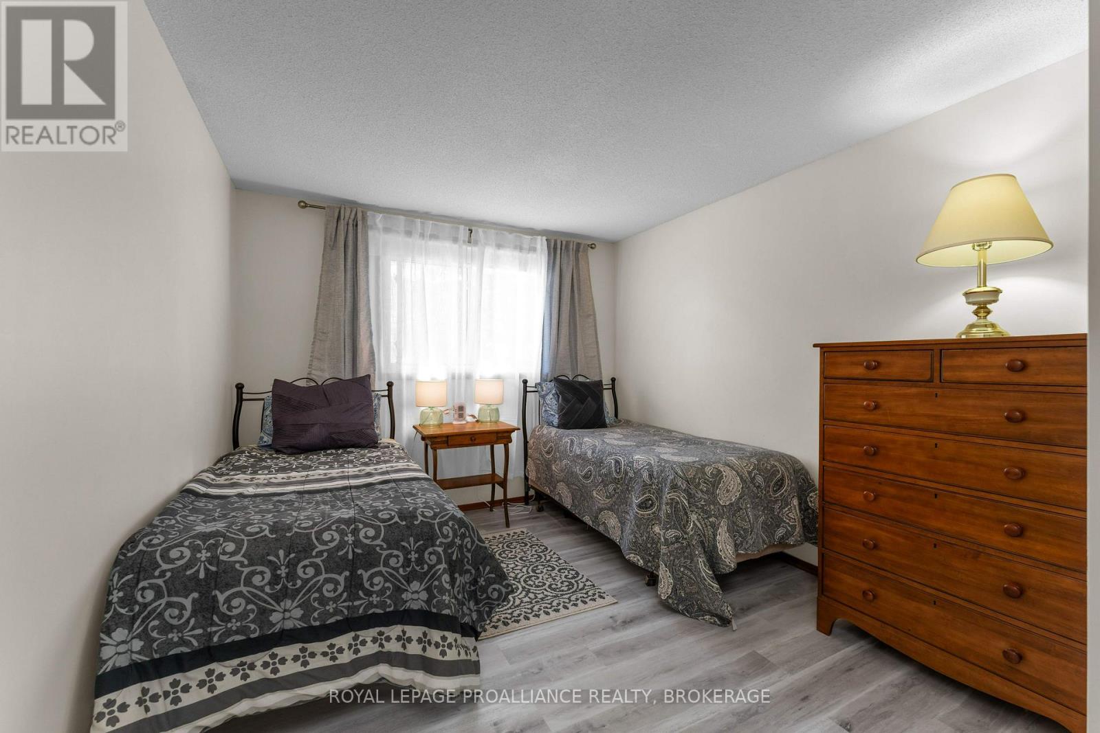927 NEWHALL DRIVE - 25