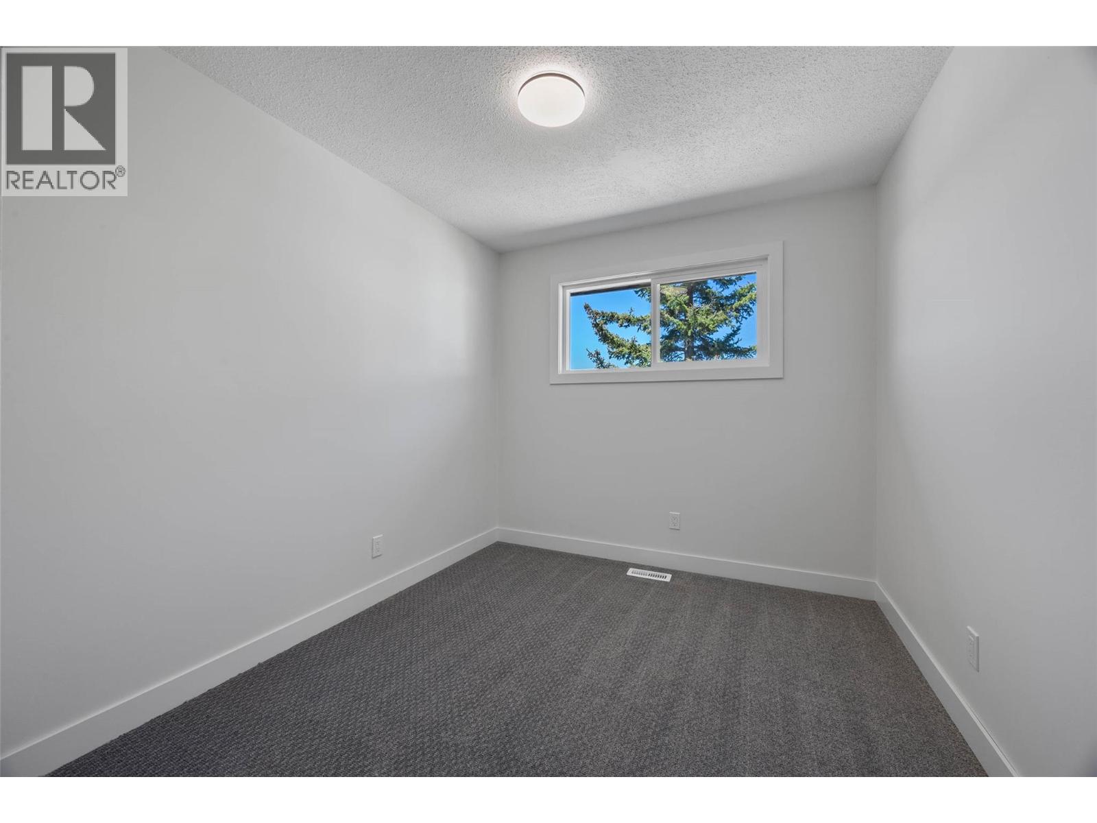 11 Jasper Drive, Logan Lake
