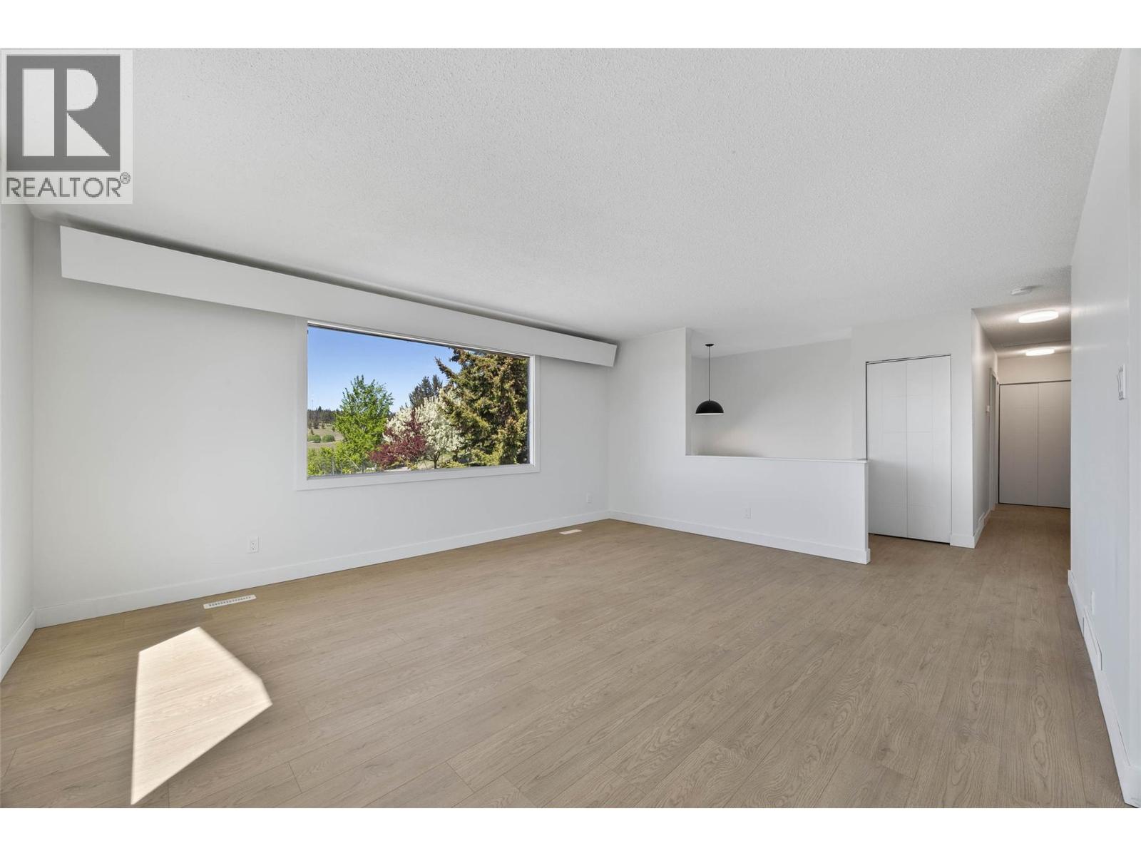 11 Jasper Drive, Logan Lake