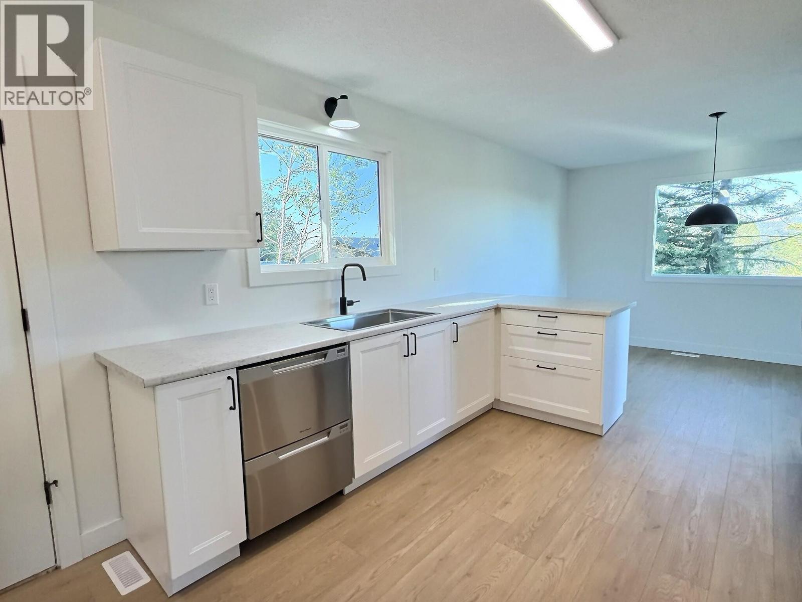 11 Jasper Drive, Logan Lake
