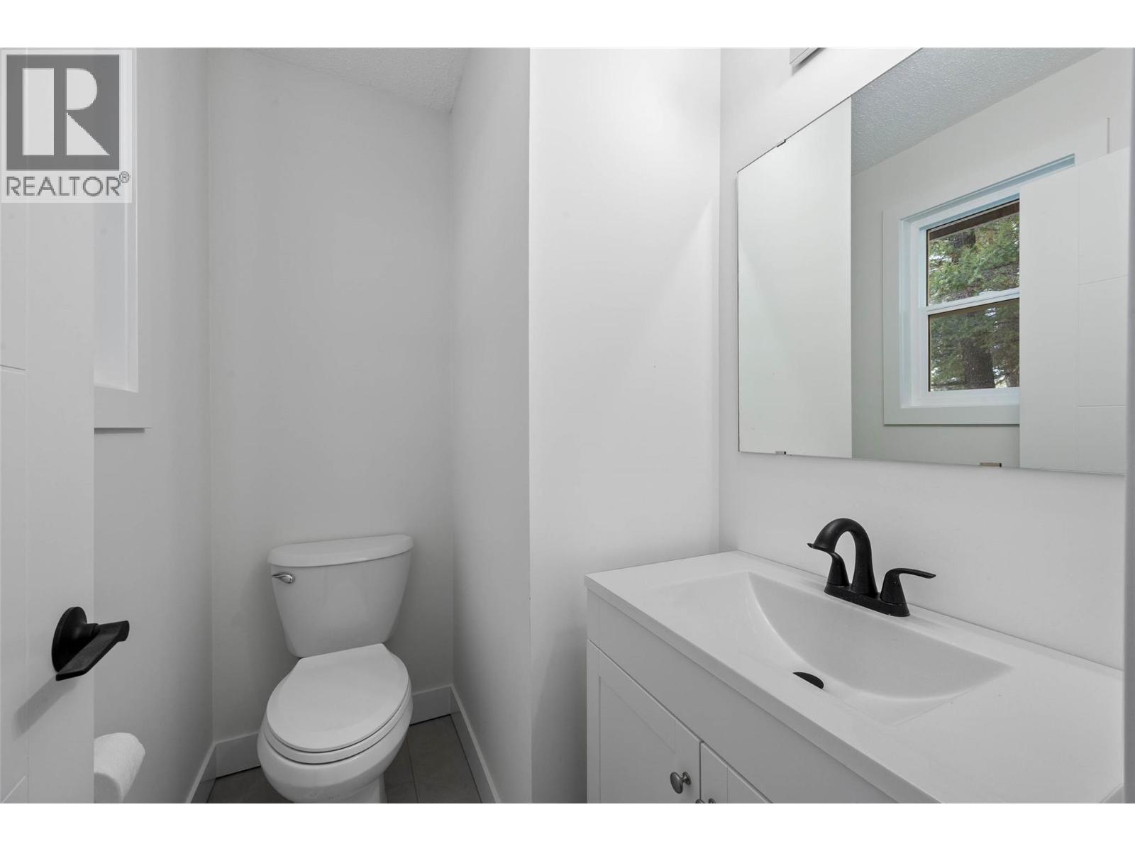11 Jasper Drive, Logan Lake