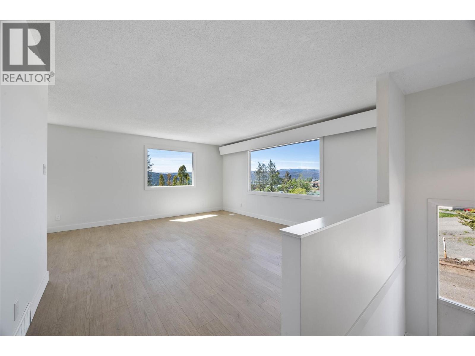 11 Jasper Drive, Logan Lake