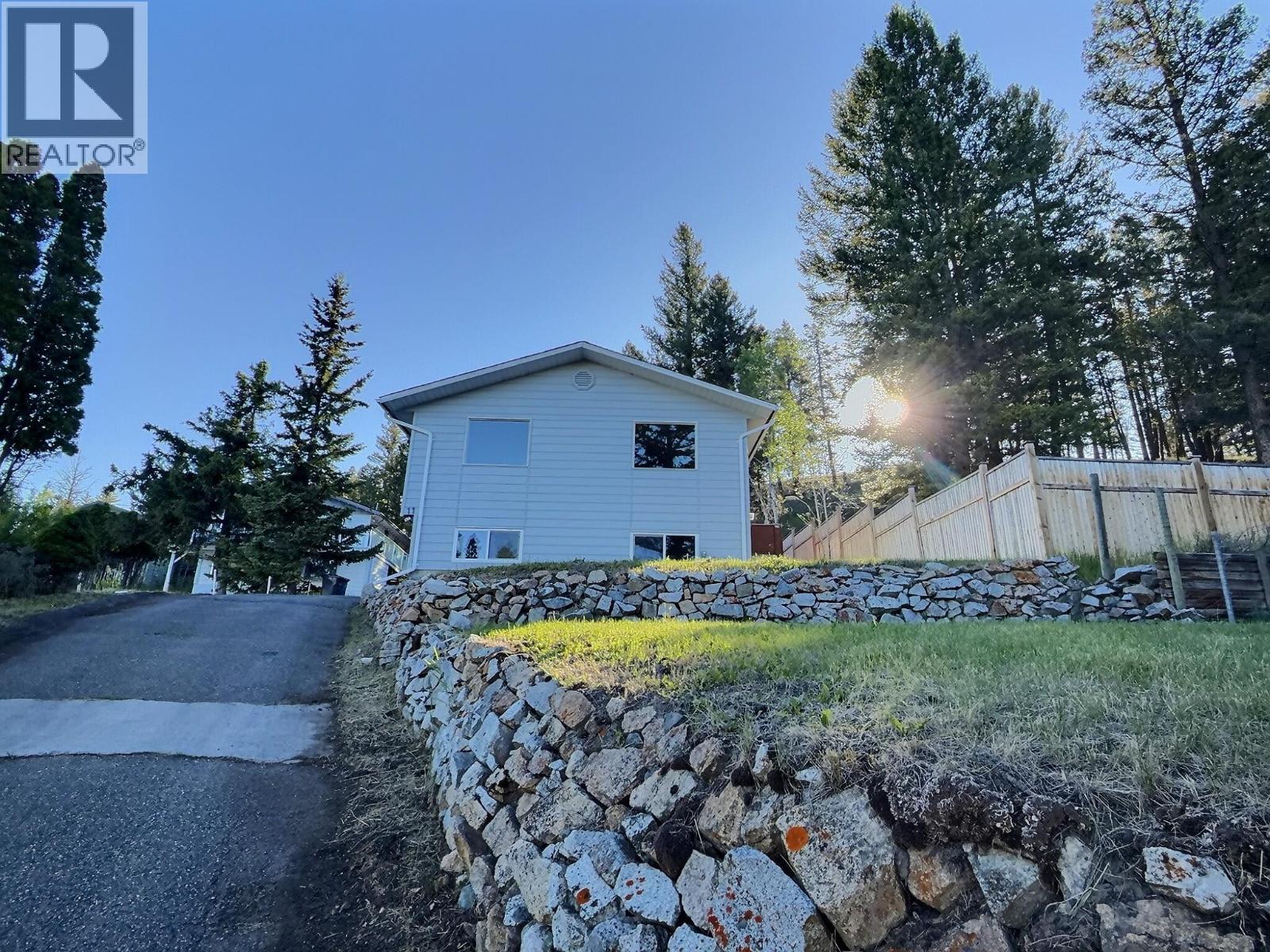 11 Jasper Drive, Logan Lake