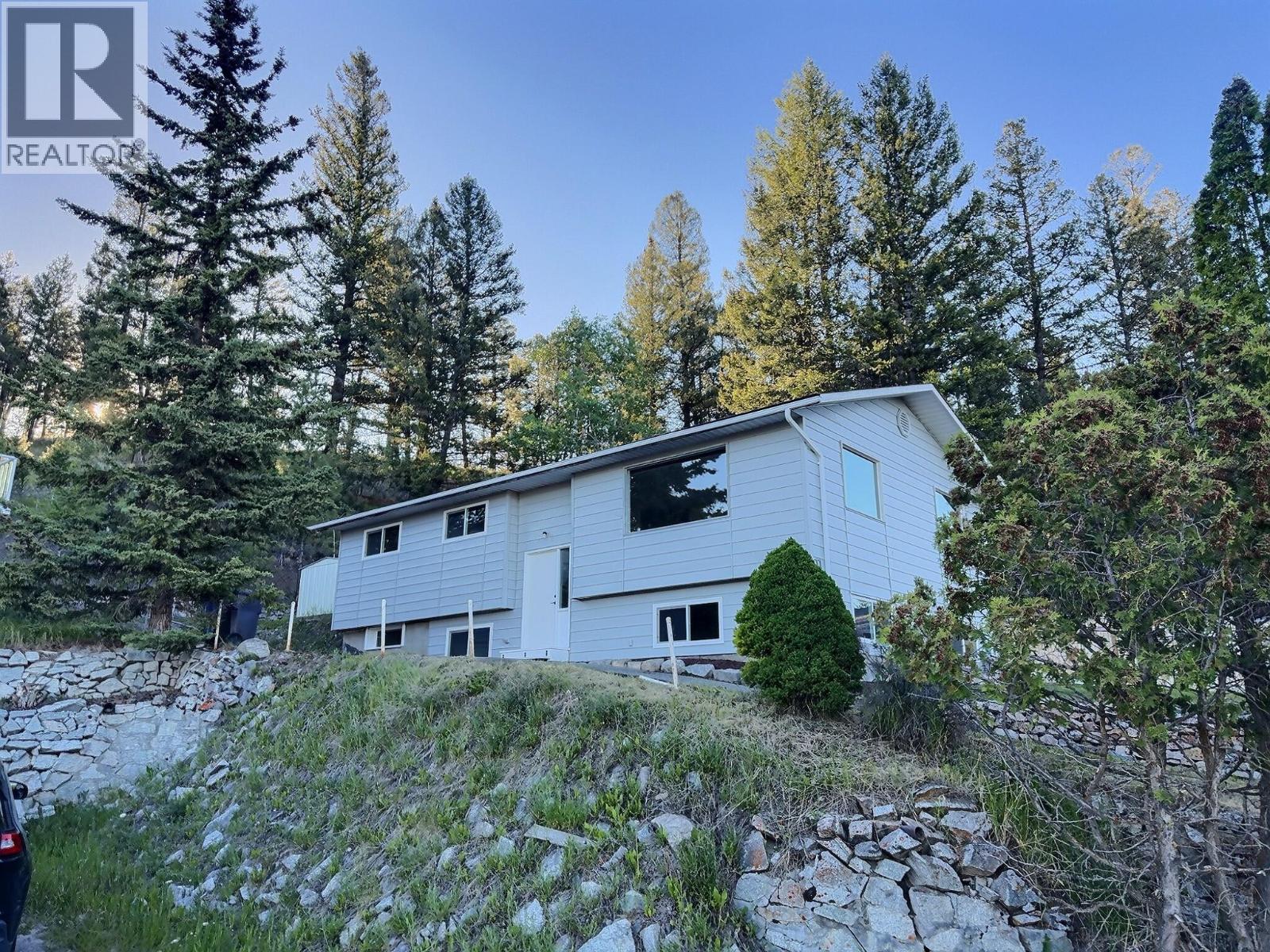 11 Jasper Drive, Logan Lake