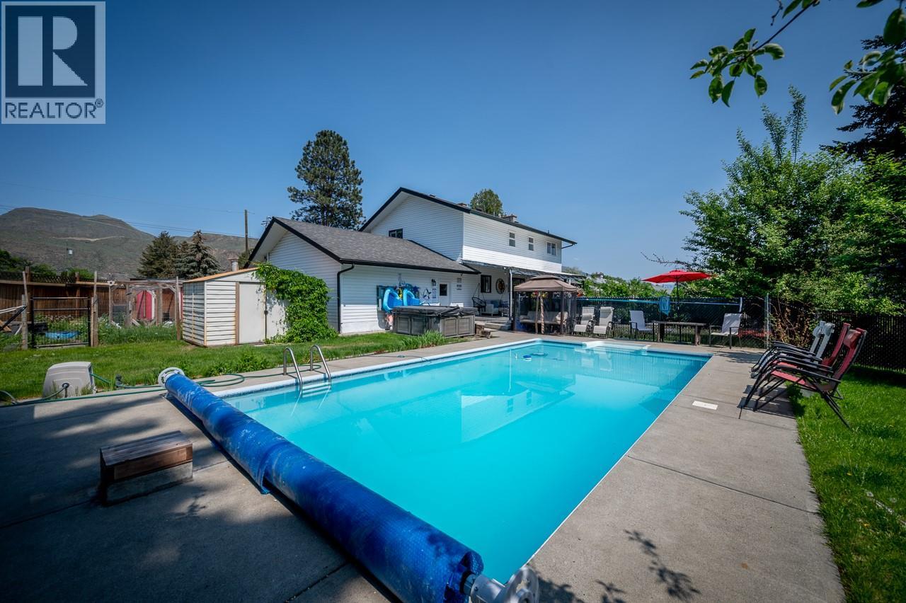 2591 FLEETWOOD Avenue - 1