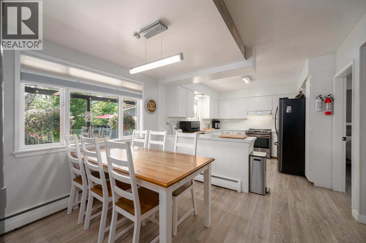 2591 FLEETWOOD Avenue - Image 12