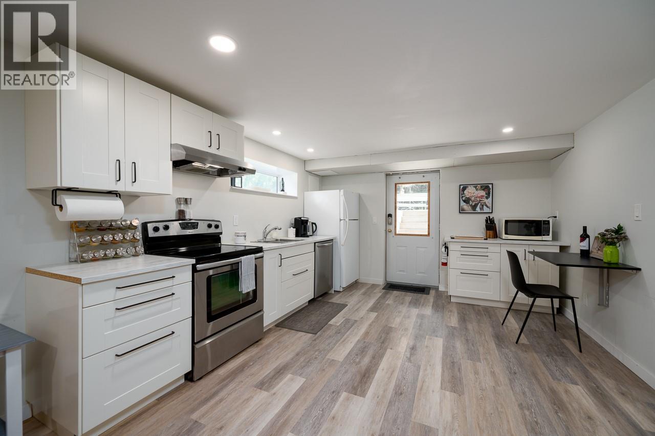 2591 FLEETWOOD Avenue - 9