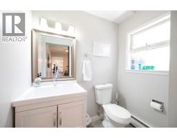 Kitchen - 2591 Fleetwood Avenue, Kamloops, BC V2B4T1 Photo 13