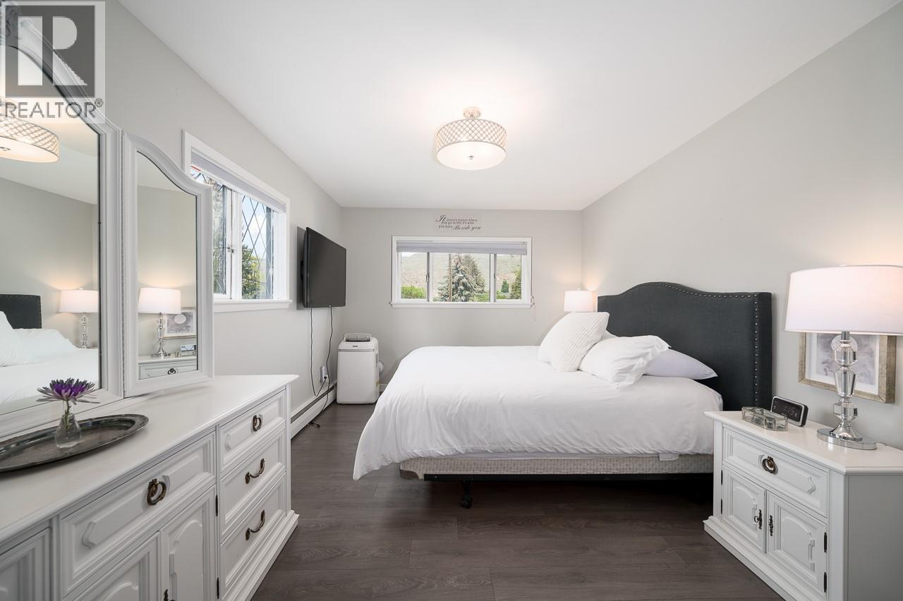 2591 FLEETWOOD Avenue - 5