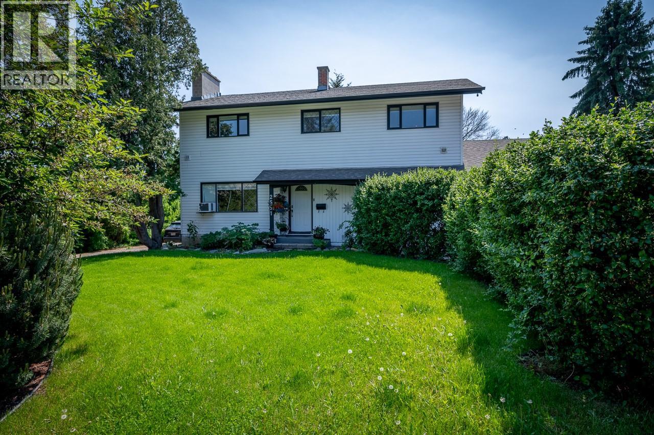 2591 FLEETWOOD Avenue - Image 29