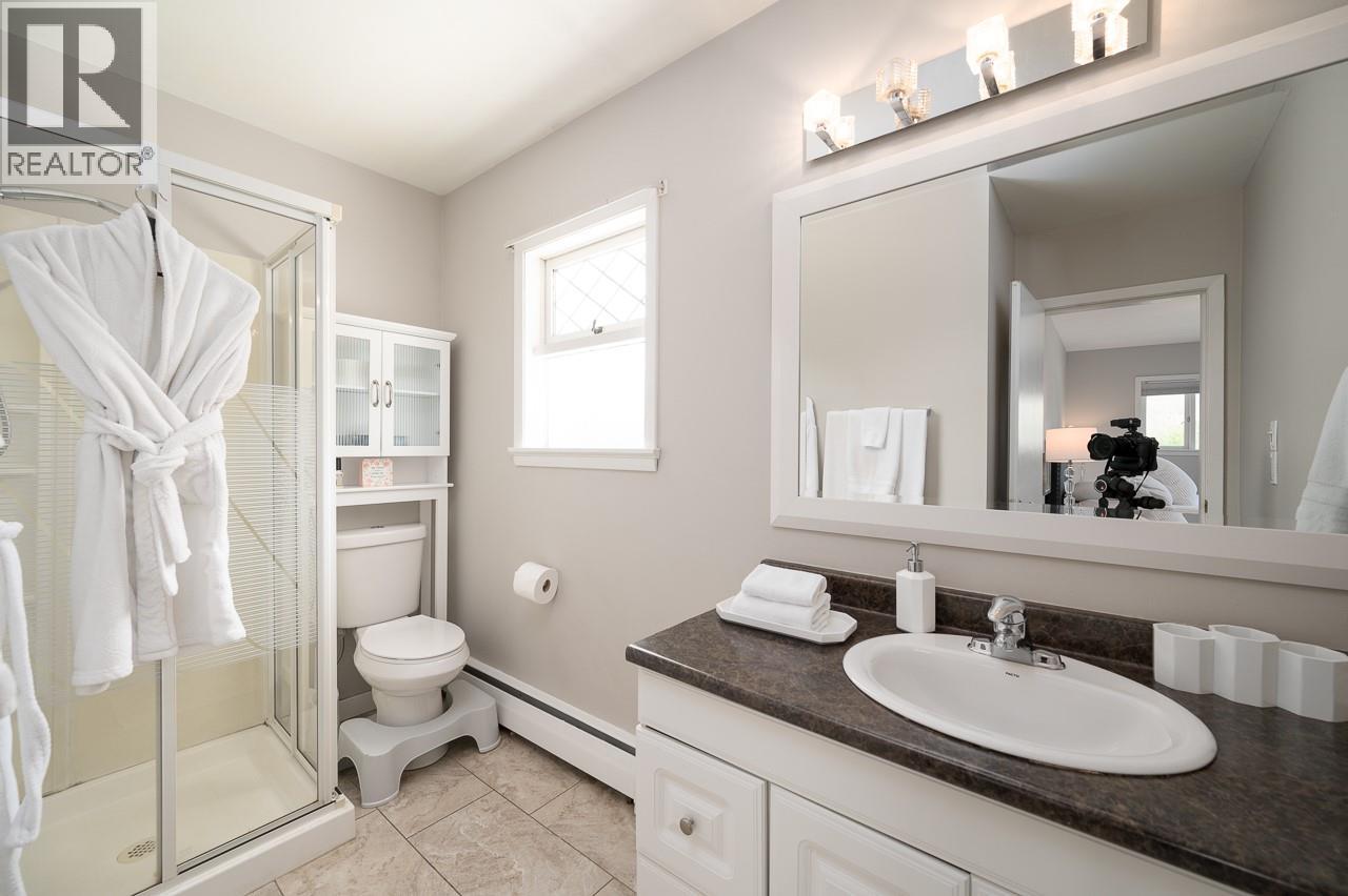 2591 FLEETWOOD Avenue - Image 7
