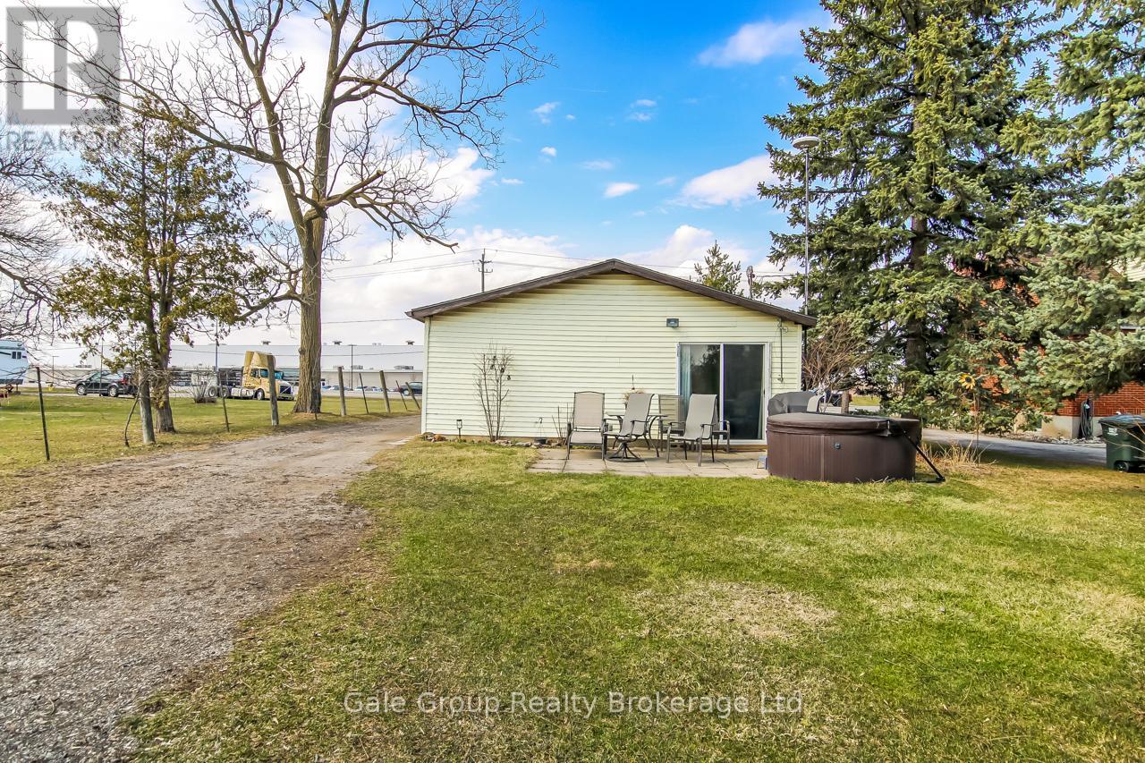 1410 DUNDAS STREET - 19