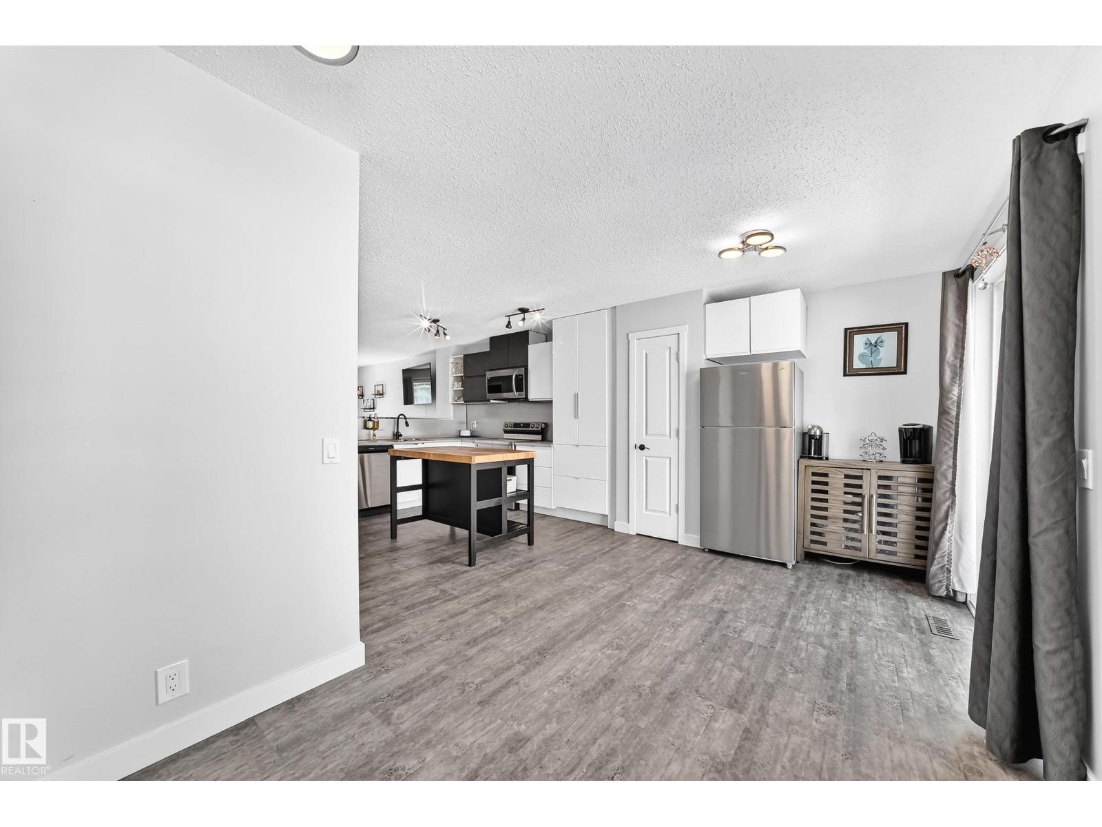 #146 5604 199 ST NW - 16