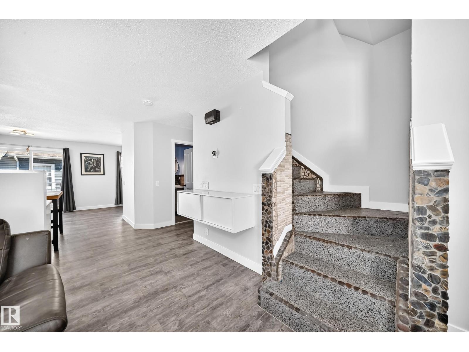 #146 5604 199 ST NW - 19