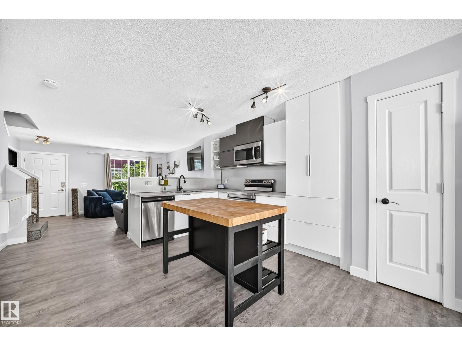 #146 5604 199 ST NW - 8