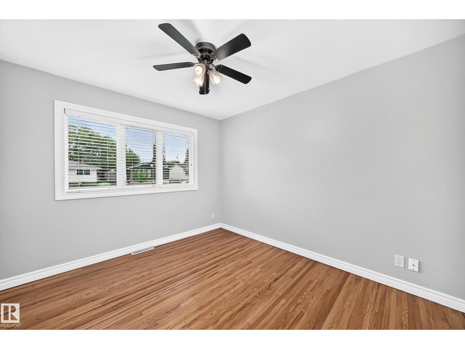 7307 76 ST NW - 15