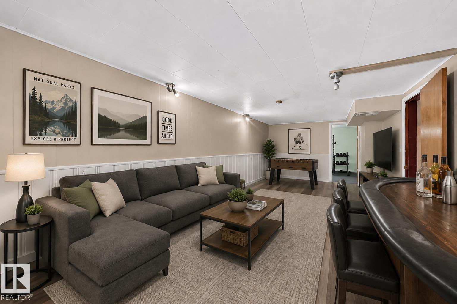 7307 76 ST NW - 20