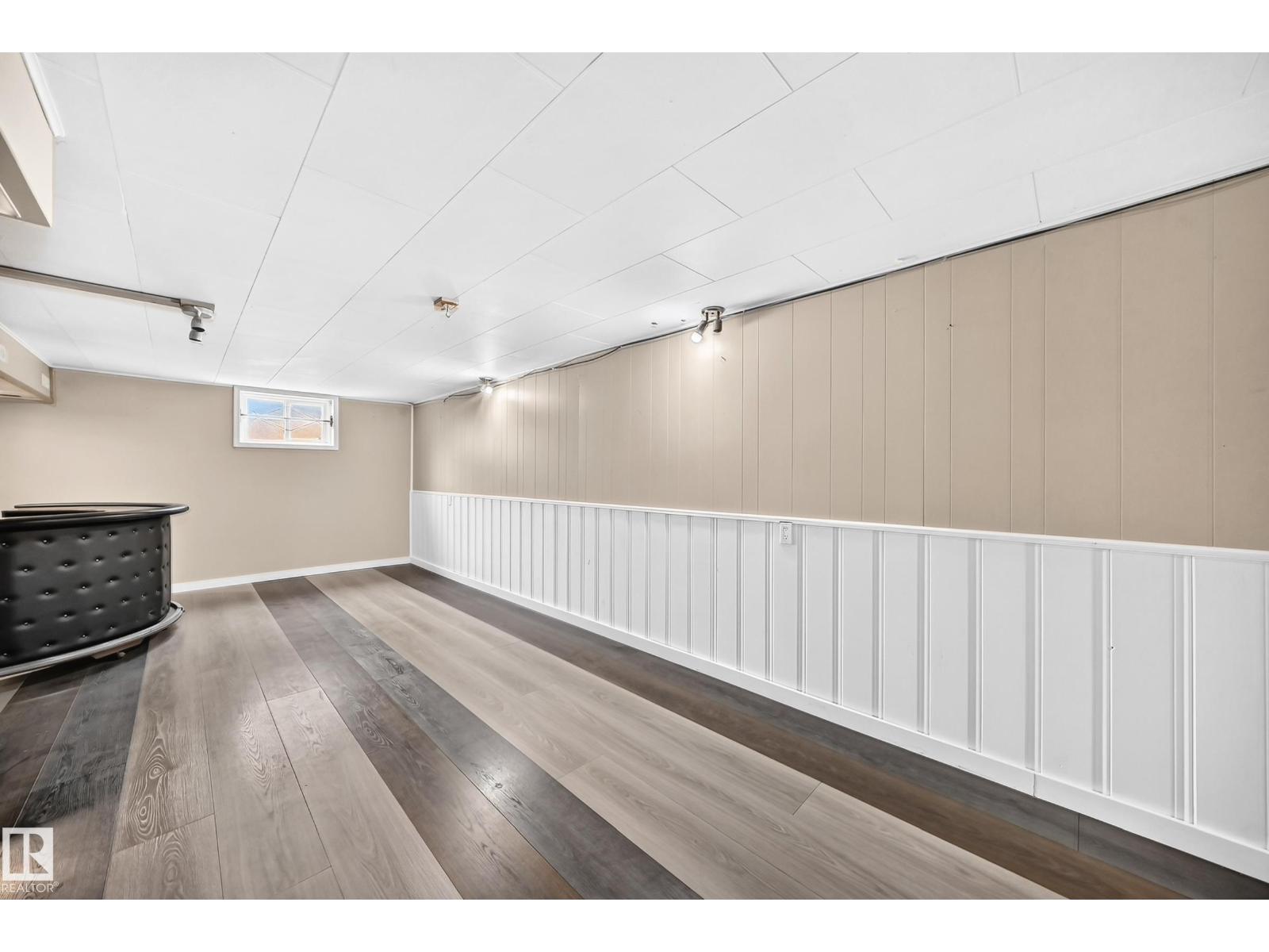 7307 76 ST NW - 21