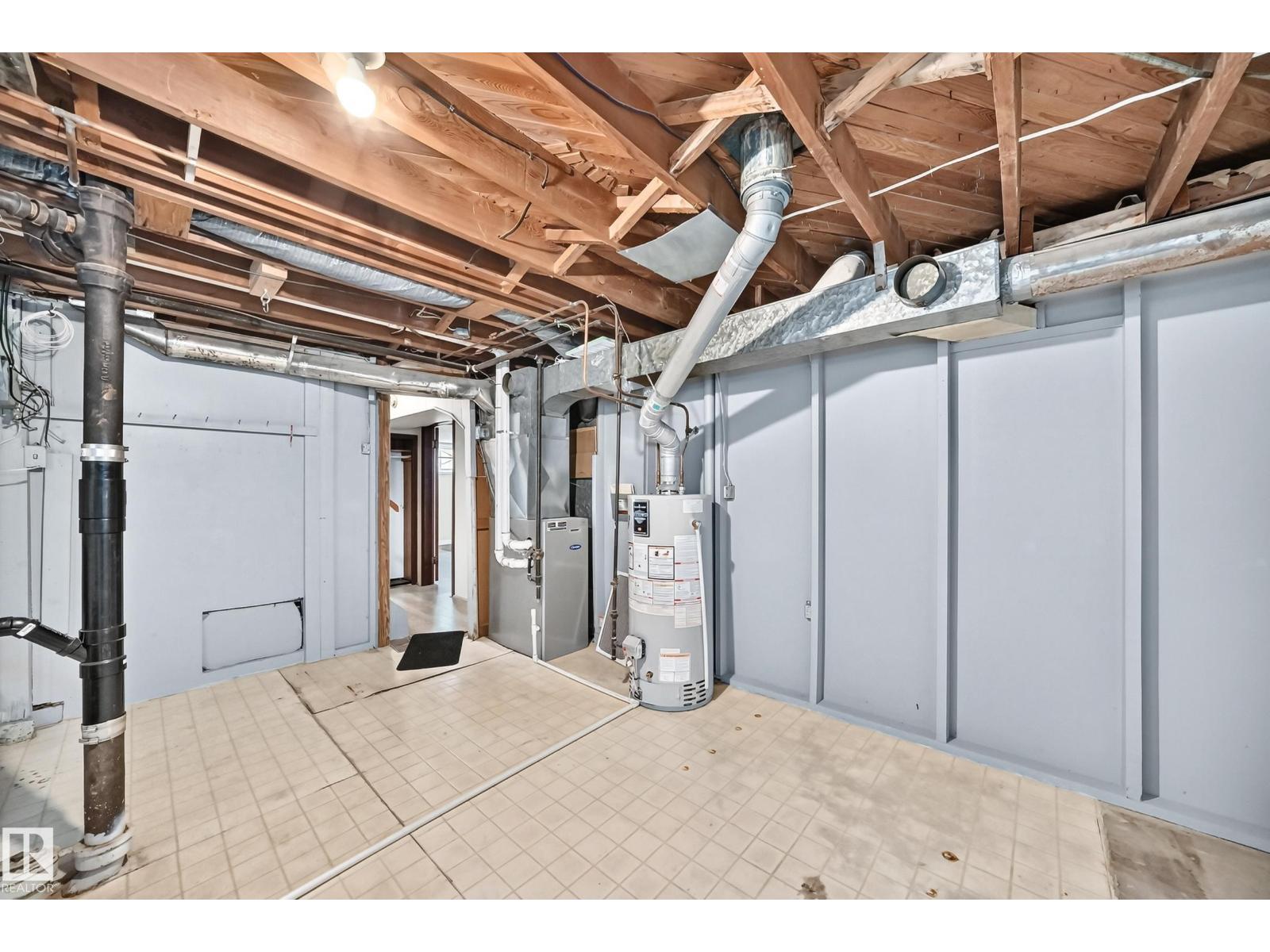 7307 76 ST NW - 26