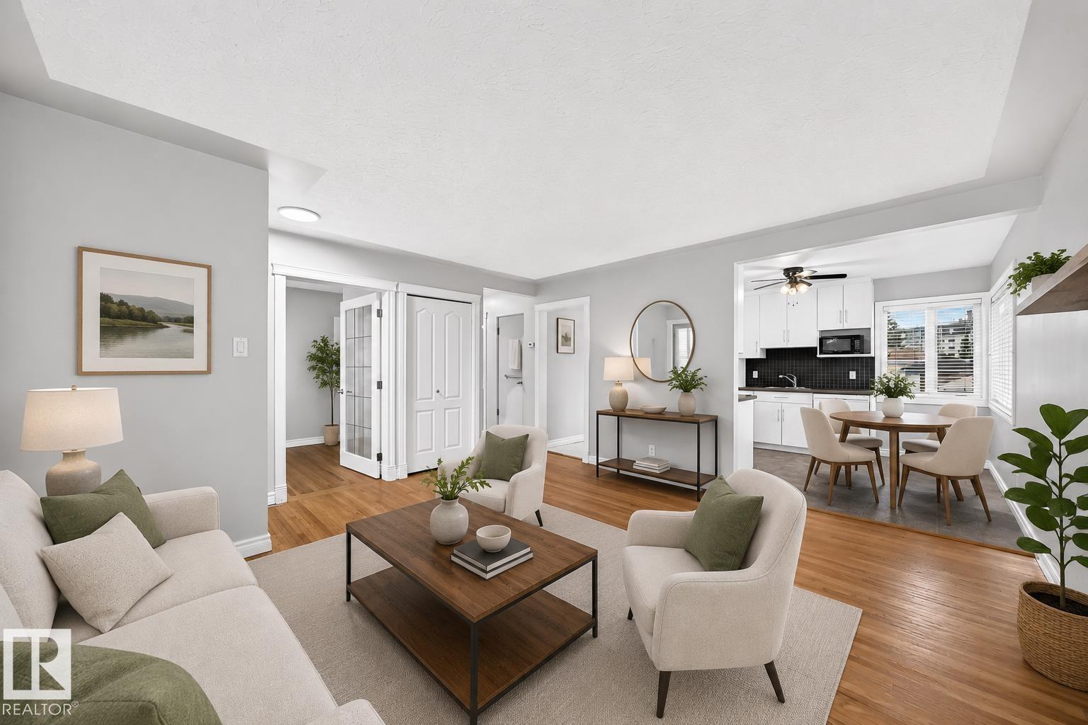 7307 76 ST NW - 3