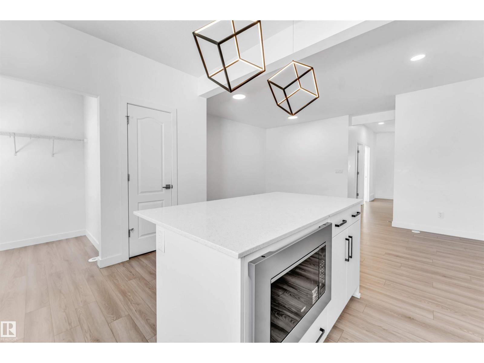 1208 14 AVE NW NW - 22
