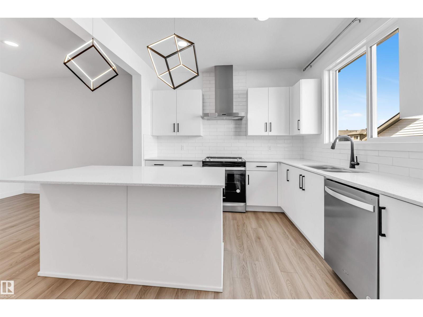 1208 14 AVE NW NW - 24
