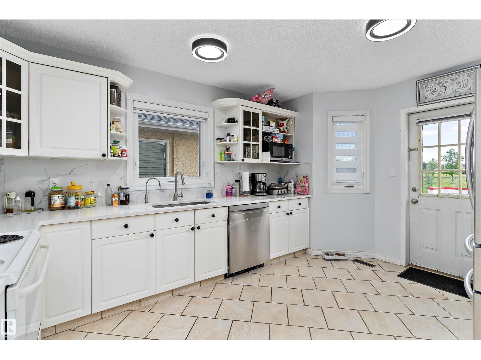 8904 170A AV NW - 12