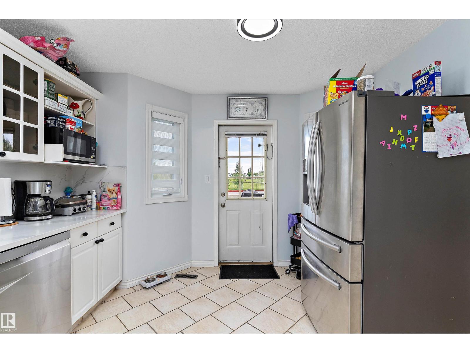 8904 170A AV NW - 13