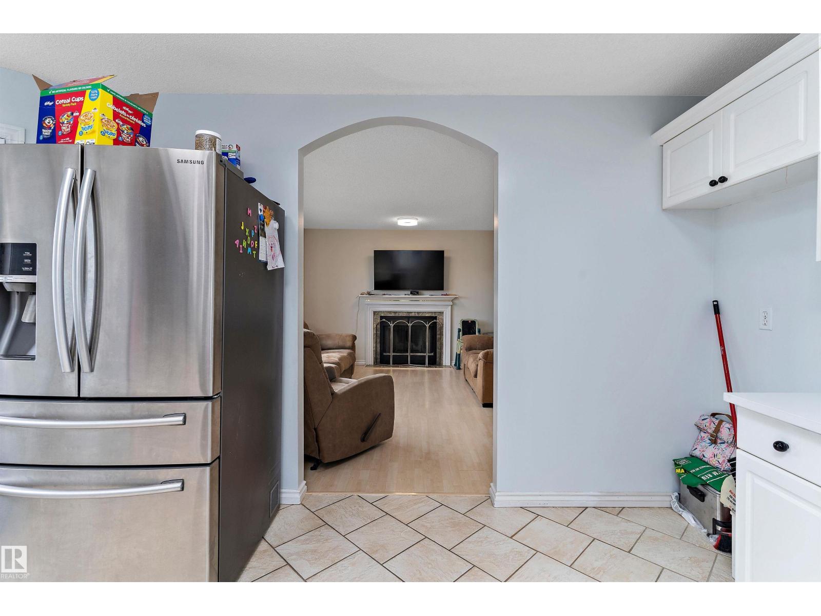 8904 170A AV NW - 14