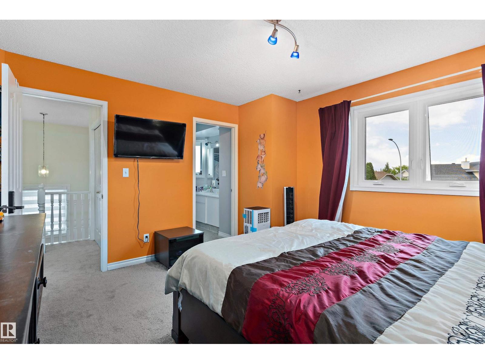 8904 170A AV NW - 20